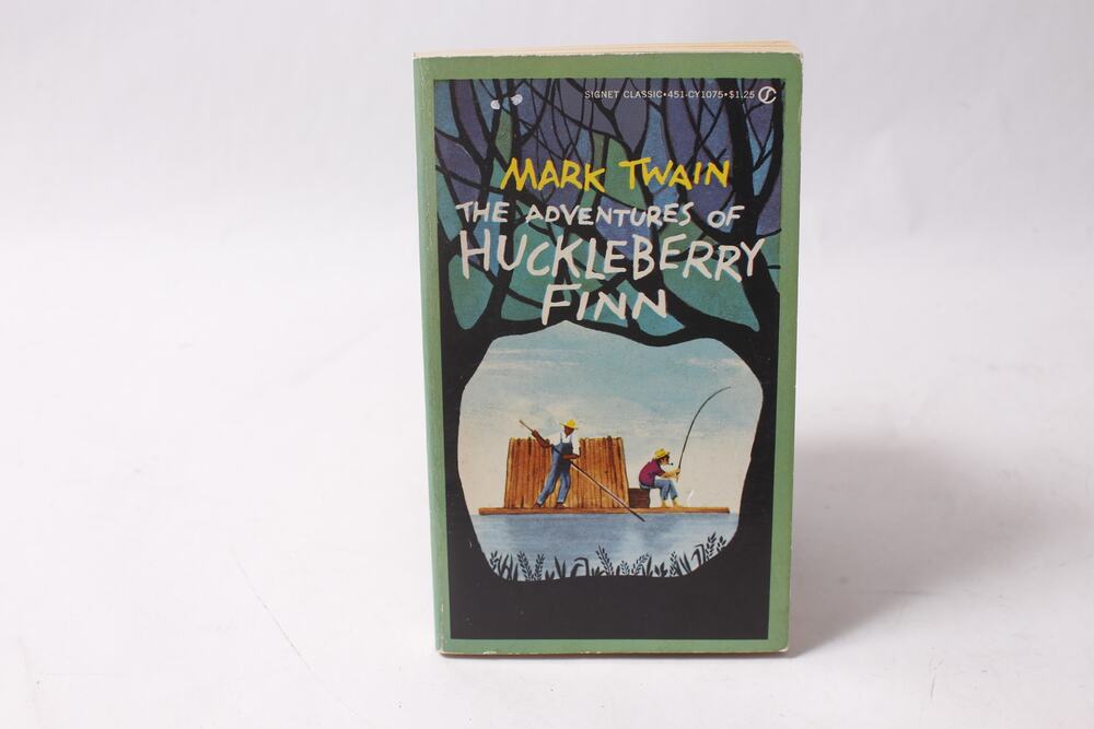 60s 70s Mark Twain The Adventures of Huckleberry Finn Softcover Signet Classic